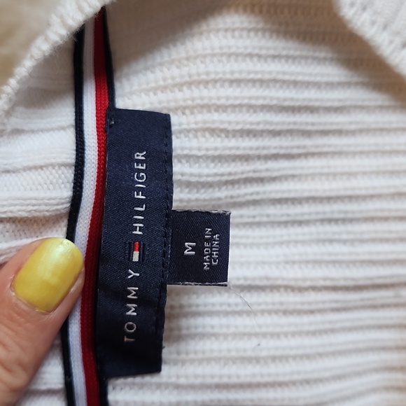 Tommy Hilfigure Knit Sweater - Picture 2 of 2